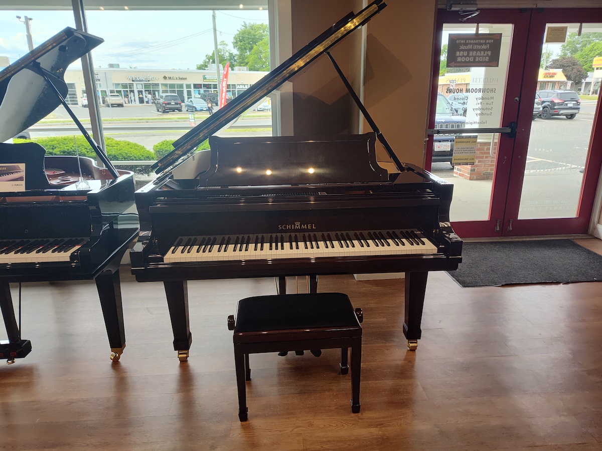 Schimmel SP182