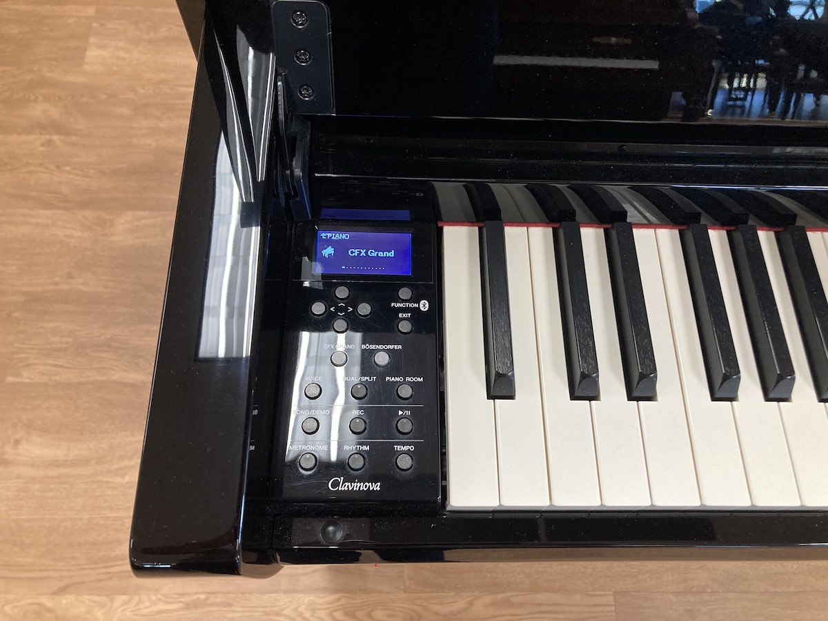 Yamaha CLP-685 Digital Piano