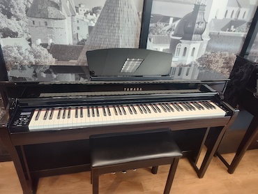 yamaha CLP735
