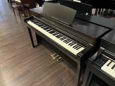 Yamaha CLP-745