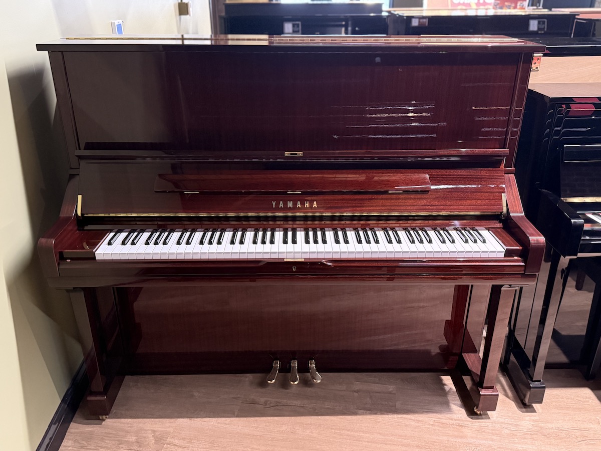 Yamaha U3